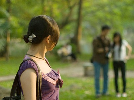 Cấm người yêu gặp lại người cũ - ảnh 1