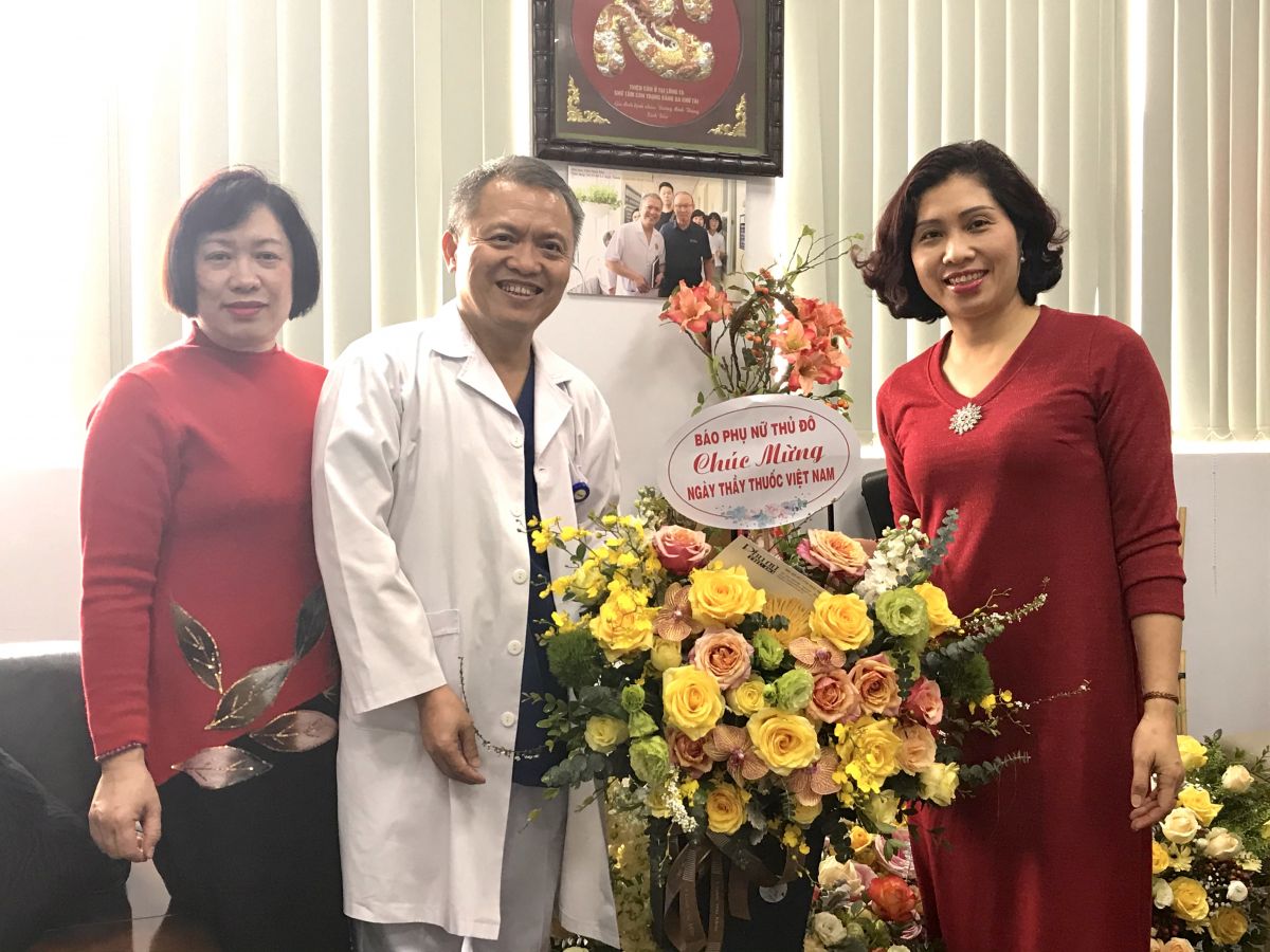 Thăm, ch&uacute;c mừng bệnh viện E nh&acirc;n ng&agrave;y Thầy thuốc Việt Nam 27/2