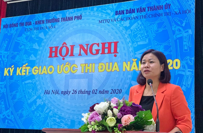 Đồng ch&iacute;  Nguyễn Thị Tuyến, Ủy vi&ecirc;n Ban thường vụ, Trưởng ban D&acirc;n vận Th&agrave;nh ủy H&agrave; Nội  ph&aacute;t biểu chỉ đạo hội nghị