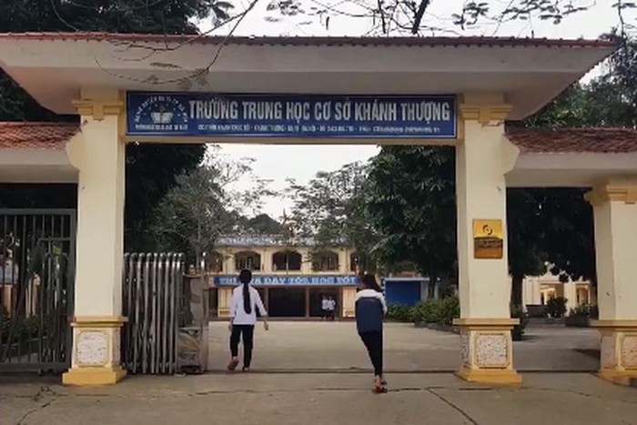 Trường THCS Kh&aacute;nh Thượng.
