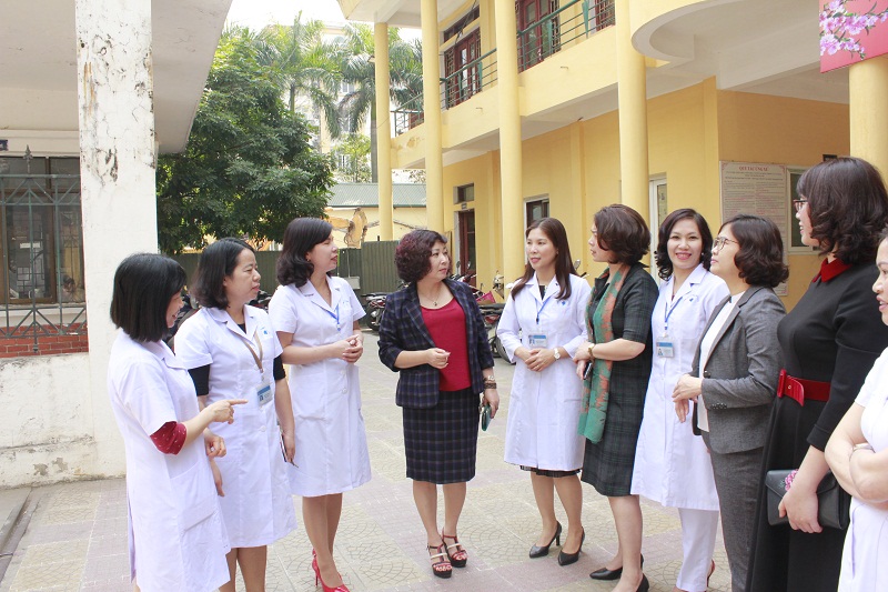 Với tinh thần chống 