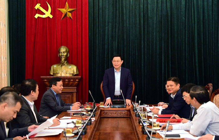 B&iacute; thư Th&agrave;nh ủy Vương Đ&igrave;nh Huệ ph&aacute;t biểu tại buổi l&agrave;m việc