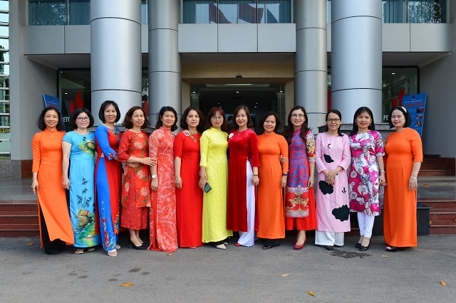 Phụ nữ Công ty Lọc hóa dầu Bình Sơn hưởng ứng "Tuần lễ áo dài Việt Nam 2020" - ảnh 6