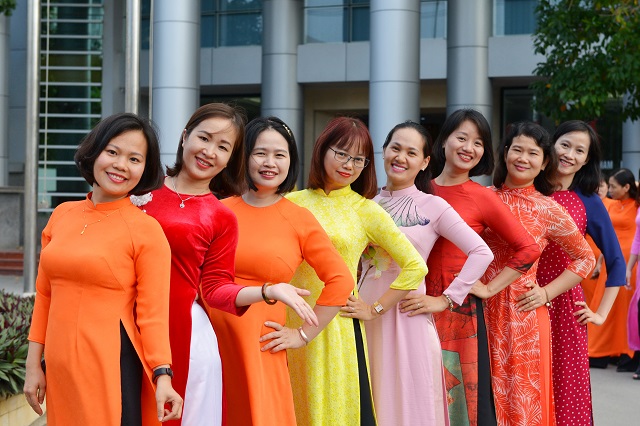 Phụ nữ Công ty Lọc hóa dầu Bình Sơn hưởng ứng "Tuần lễ áo dài Việt Nam 2020" - ảnh 2