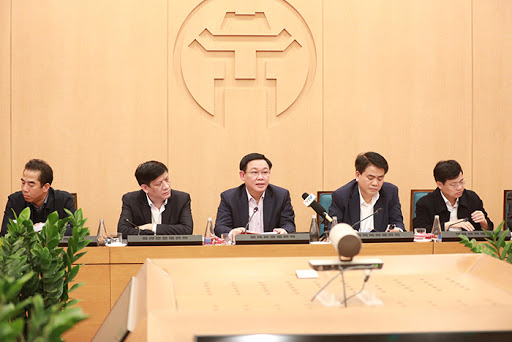 Lãnh đạo thành phố Hà Nội họp BCĐ phòng chống dịch đột xuất để đưa ra giải pháp ứng phó với dịch Covid-19.