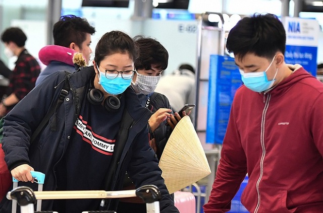 C&aacute;c c&ocirc;ng d&acirc;n đi học tập, du lịch từ v&ugrave;ng c&oacute; dịch hiện cư tr&uacute; tr&ecirc;n địa b&agrave;n H&agrave; Nội phải li&ecirc;n hệ với cơ quan y tế để được lấy mẫu x&eacute;t nghiệm miễn ph&iacute;.