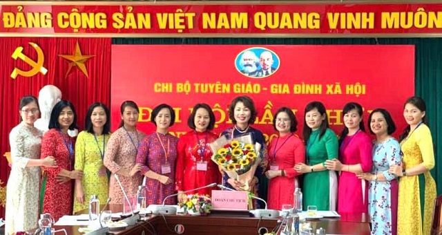 Chi bộ Ban Tuyên giáo - Gia đình xã hội Chi bộ Ban Tuyên giáo - Gia đình xã hội