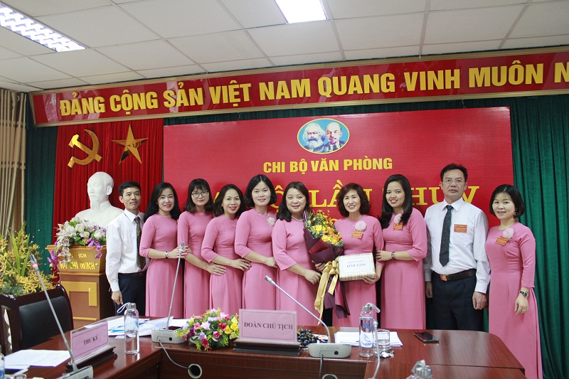 Phát huy tinh thần đoàn kết, thống nhất trong chi bộ - ảnh 11