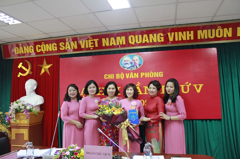 Phát huy tinh thần đoàn kết, thống nhất trong chi bộ - ảnh 13