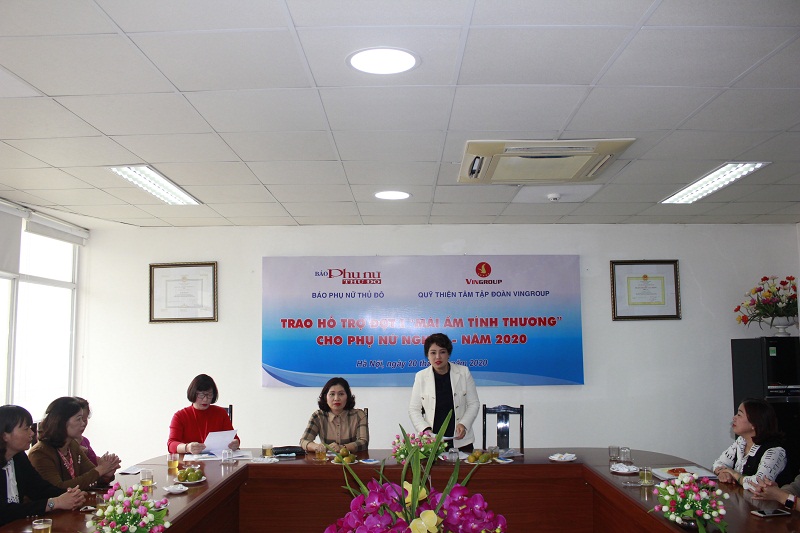 Đồng chí Lê Quỳnh Trang- Tổng biên tập Báo Phụ nữ Thủ đô phát biểu tại chương trình