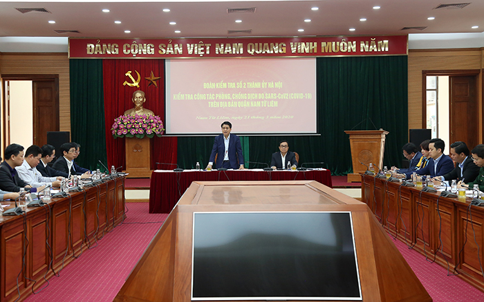 Chủ tịch UBND th&agrave;nh phố Nguyễn Đức Chung chủ tr&igrave; buổi l&agrave;m việc tại quận Nam Từ Li&ecirc;m