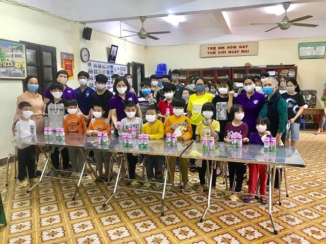 Sự quan tâm của Hội LHPN Quận Hà Đông là niềm động viên, khích lệ lớn các cháu ở Trung tâm trong bối cảnh dịch bệnh diễn biến phức tạp. Sự quan tâm của Hội LHPN Quận Hà Đông là niềm động viên, khích lệ lớn các cháu ở Trung tâm trong bối cảnh dịch bệnh diễn biến phức tạp.