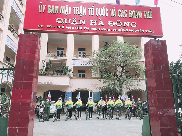 Ra quân cổ động phòng chống dịch bệnh viêm đường hô hấp cấp do chủng mới của virus corona gây ra. Ra quân cổ động phòng chống dịch bệnh viêm đường hô hấp cấp do chủng mới của virus corona gây ra.