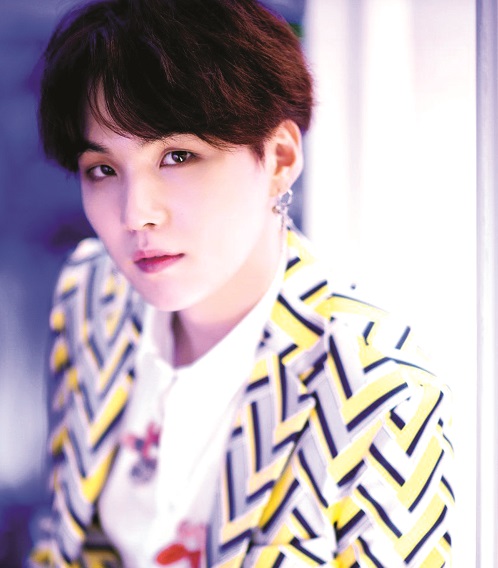 Dù nhóm nhạc bị thua lỗ, Suga vẫn 