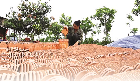 Gốm Kim Lan:  Tự hào làng nghề nghìn năm tuổi - ảnh 1