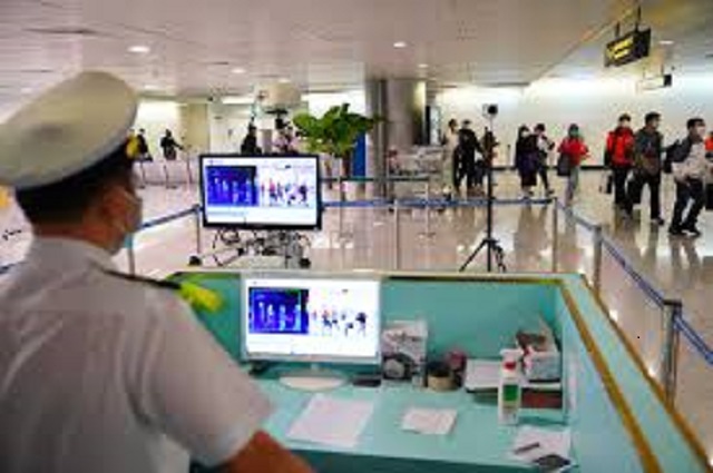 S&acirc;n bay Nội B&agrave;i tăng cường c&aacute;c biện ph&aacute;p ph&ograve;ng chống dịch Covid-19.