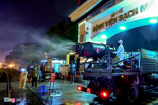 Tổng b&iacute; thư biểu dương nỗ lực kh&ocirc;ng mệt mỏi của lực lượng chức năng, to&agrave;n Đảng, to&agrave;n d&acirc;n trong cuộc chiến với dịch bệnh Covid-19. Ảnh: Việt Linh.