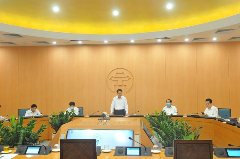 Chủ tịch UBND TP Nguyễn Đức Chung phát biểu tại phiên họp