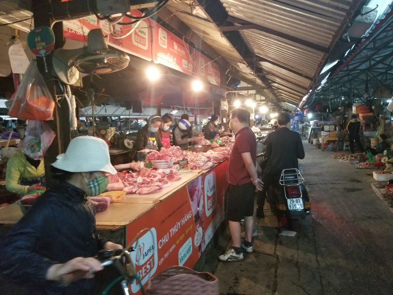 C&aacute;c quầy h&agrave;ng ở chợ Th&agrave;nh C&ocirc;ng đ&aacute;p ứng đủ nhu cầu người d&acirc;n