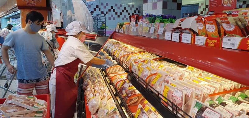 Quầy h&agrave;ng  tại si&ecirc;u thị BigC lu&ocirc;n tr&agrave;n ngập sản phẩm.