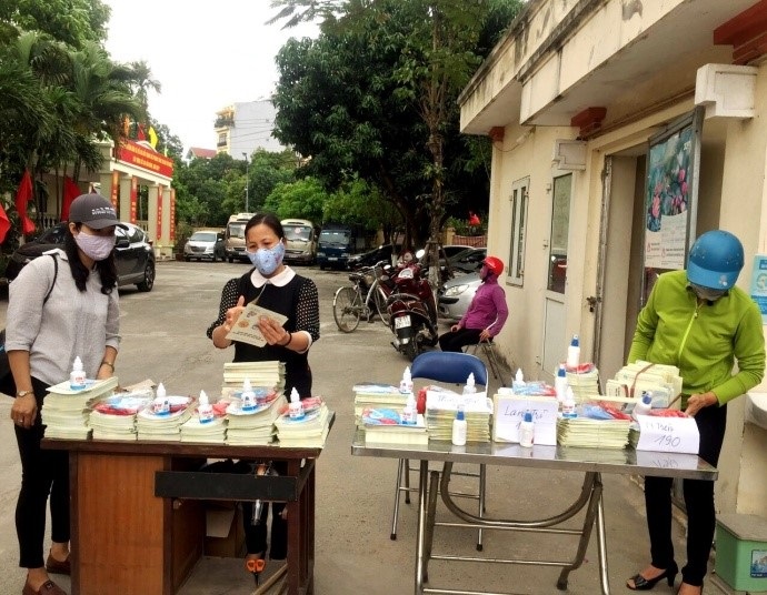 mỗi cán bộ hội viên phụ nữ và nhân dân tích cực thực hiện các hoạt động xây dựng “Cụm dân cư an toàn”,