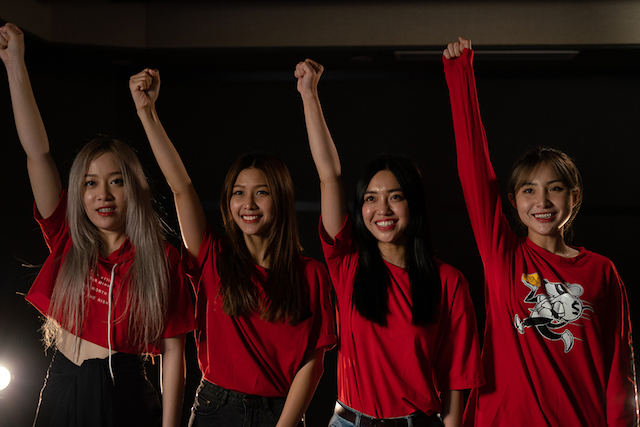 Các nghệ sĩ trẻ bày tỏ niềm tin 