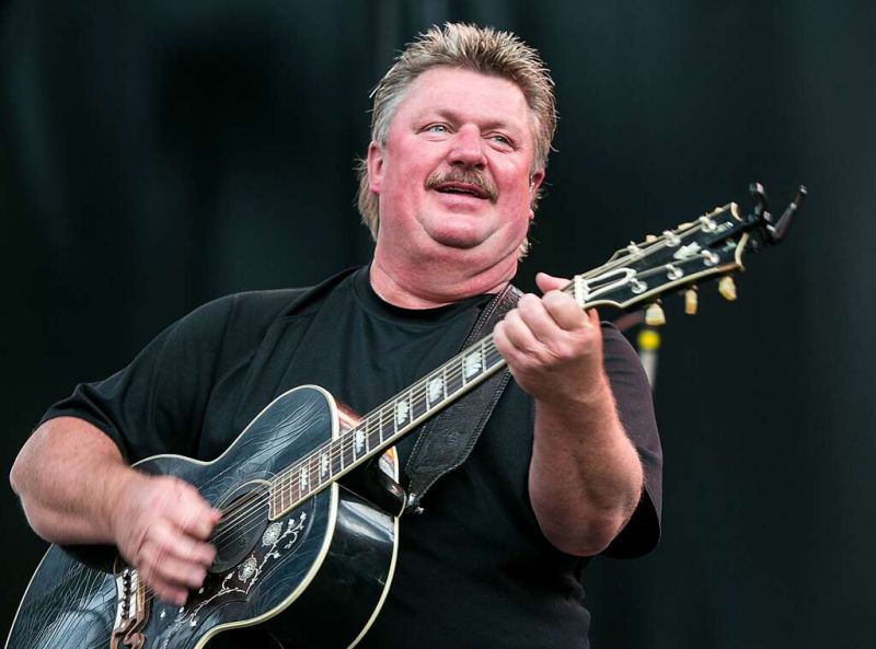 Ca sĩ Joe Diffie. Ảnh: eonline.com Ca sĩ Joe Diffie. Ảnh: eonline.com