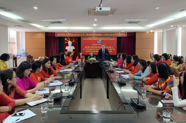 Hội LHPN quận Long Bi&ecirc;n tổ chức hội nghị lấy &yacute; kiến đ&oacute;ng g&oacute;p v&agrave;o dự thảo b&aacute;o c&aacute;o ch&iacute;nh trị tr&igrave;nh Đại hội đảng bộ Quận lần thứ IV, nhiệm kỳ 2020-2025.