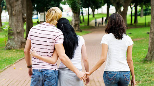 Không cần danh phận, làm người thứ ba trong bí mật được không? - ảnh 1