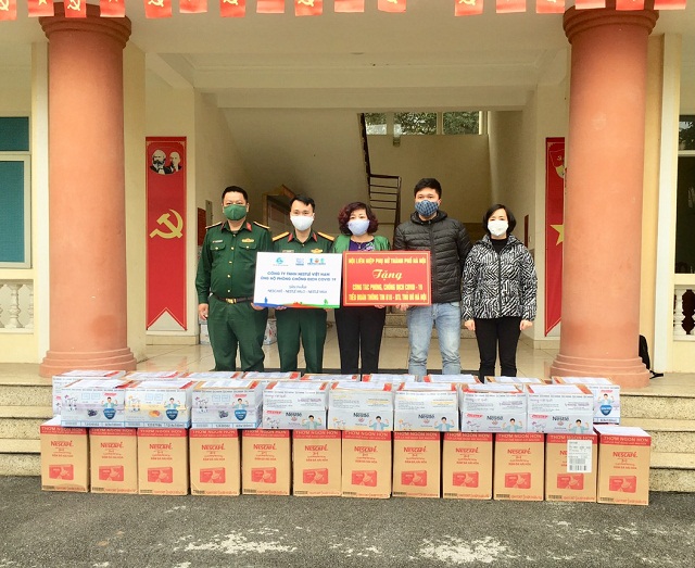 Những món quà gửi tới các cán bộ, chiến sĩ chứa đựng tình cảm thân thương của cán bộ, hội viên phụ nữ Thủ đô.