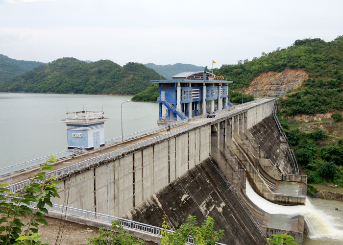 Bộ TN&MT cũng kiến nghị giảm 20% mức thu phí thẩm định cấp phép thăm dò, khai thác, sử dụng tài nguyên nước; xả thải vào nguồn nước và hành nghề khoan nước dưới đất để hỗ trợ các doanh nghiệp vượt qua khó khăn do dịch bệnh COVID - 19