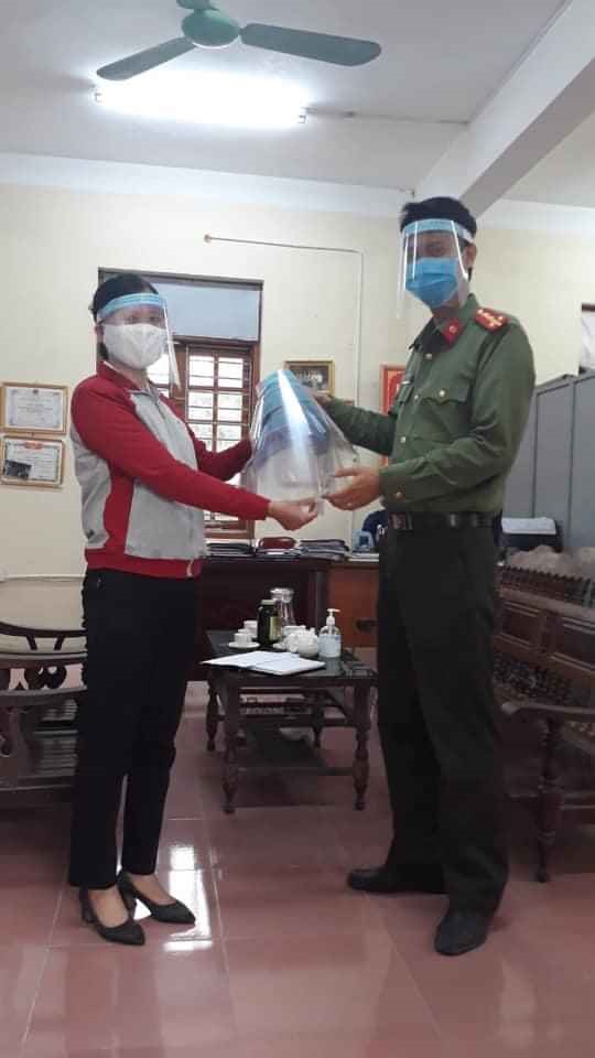 Theo Đại úy Tống Quang Giang-Trưởng Công an xã Đồng Tiến, huyện Ứng Hòa cho biết: Việc làm tuy nhỏ bé nhưng lại có ý nghĩa hết sức thiết thực của chị em hội viên phụ nữ vào thời điểm hiện nay