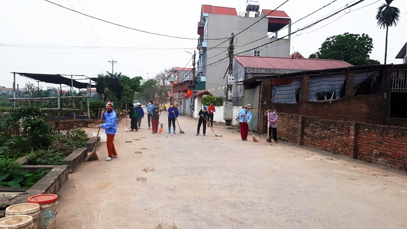 Nhờ làm tốt công tác tuyên truyền vận động, đến nay 100% cán bộ, hội viên phụ nữ của xã đều nhận thức rõ sự nguy hiểm của dịch bệnh, tự giác chấp hành nghiêm quy định đeo khẩu trang ở nơi công cộng, Nhờ làm tốt công tác tuyên truyền vận động, đến nay 100% cán bộ, hội viên phụ nữ của xã đều nhận thức rõ sự nguy hiểm của dịch bệnh, tự giác chấp hành nghiêm quy định đeo khẩu trang ở nơi công cộng,