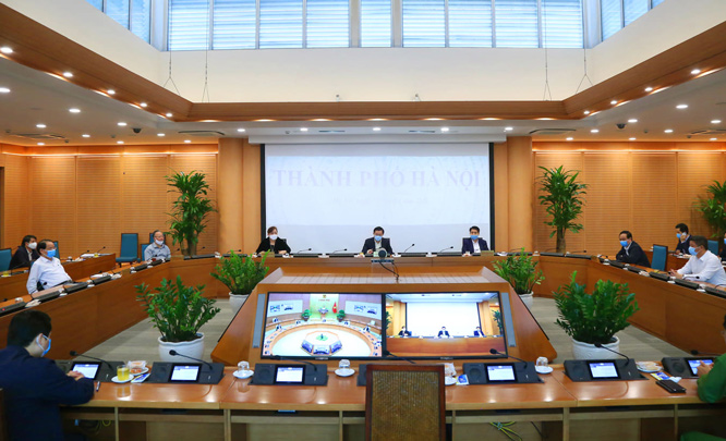 L&atilde;nh đạo th&agrave;nh phố H&agrave; Nội dự hội nghị tại điểm cầu H&agrave; Nội.