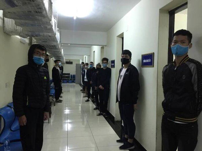 Các đối tượng bị bắt giữ tại công an quận Hoàn Kiếm, Hà Nội