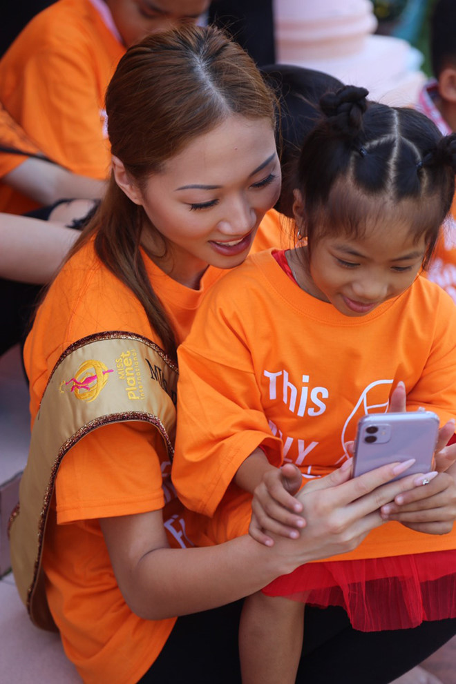 Jacqueline Đặng được yêu mến bởi tấm lòng nhân ái