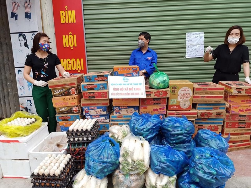 Hội LHPN xã Tráng Việt ủng hộ nhu yếu phẩm cho người dân thôn Hạ Lôi xã Mê Linh Hội LHPN xã Tráng Việt ủng hộ nhu yếu phẩm cho người dân thôn Hạ Lôi xã Mê Linh