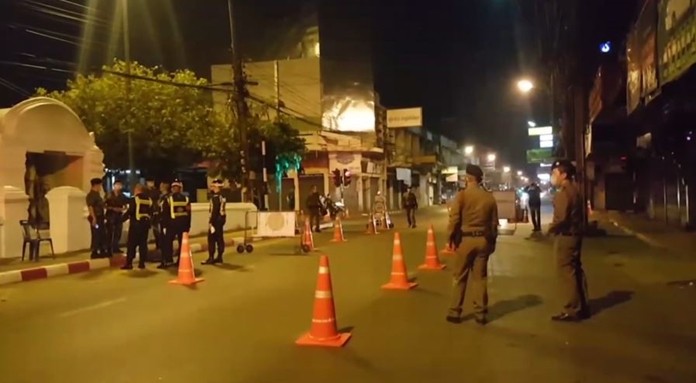 Một nhóm đánh bạc bất hợp pháp đã bị bắt và truy tố tại Nonthaburi, Thái Lan trước lệnh giới nghiêm toàn quốc (Ảnh: Pattaya Mail)