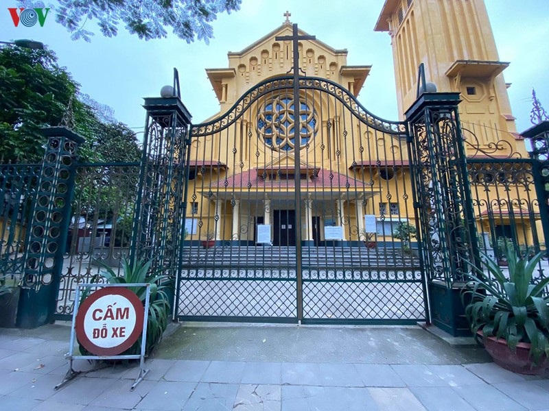 Nhà thờ Cửa Bắc (Hà Nội) cửa đóng then cài trong tuần lễ Phục Sinh.