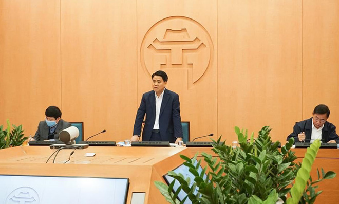 Chủ tịch UBND thành phố Nguyễn Đức Chung: Chợ hoa Mê Linh tiềm ẩn nguy cơ lây lan dịch trong cộng đồng vì việc buôn bán hoa diễn ra trên diện rộng.