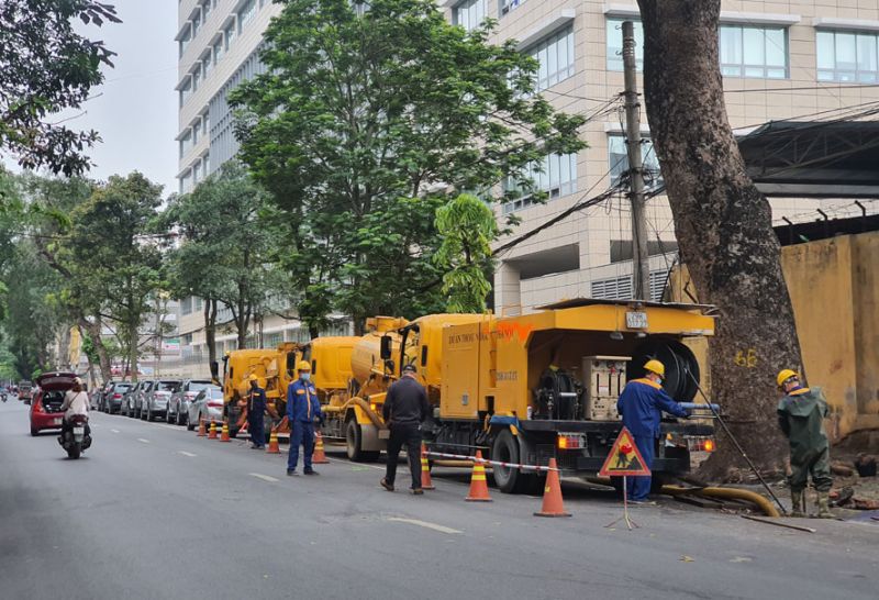 C&ocirc;ng ty Tho&aacute;t nước H&agrave; Nội đang tập trung xử l&yacute;