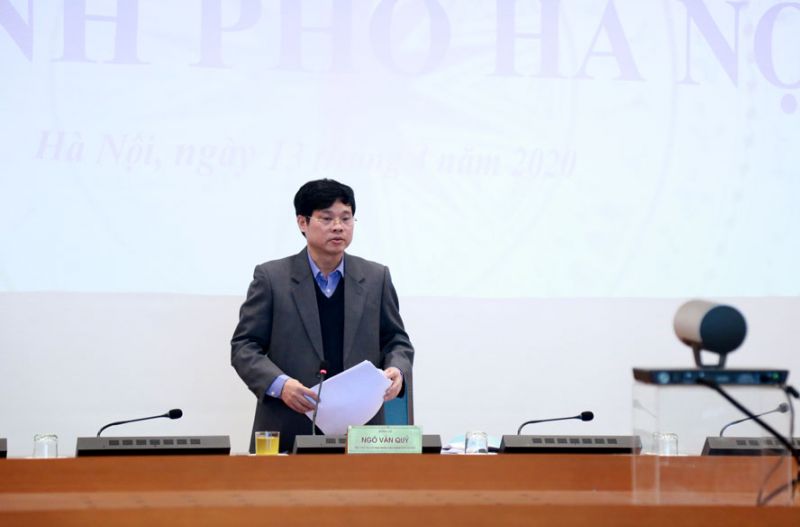 Ph&oacute; Chủ tịch UBND th&agrave;nh phố H&agrave; Nội Ng&ocirc; Văn Qu&yacute; b&aacute;o c&aacute;o về c&ocirc;ng t&aacute;c ph&ograve;ng, chống dịch Covid-19 tr&ecirc;n địa b&agrave;n.