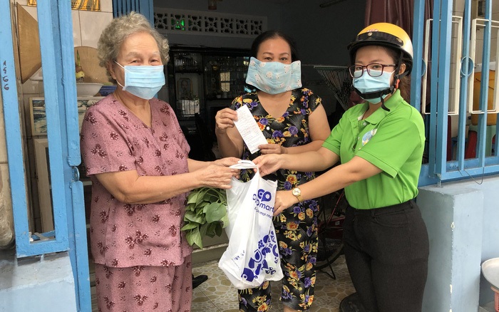 Hoạt động đi chợ thuê đã tạo thêm thu nhập cho nhóm phụ nữ có hoàn cảnh khó khăn