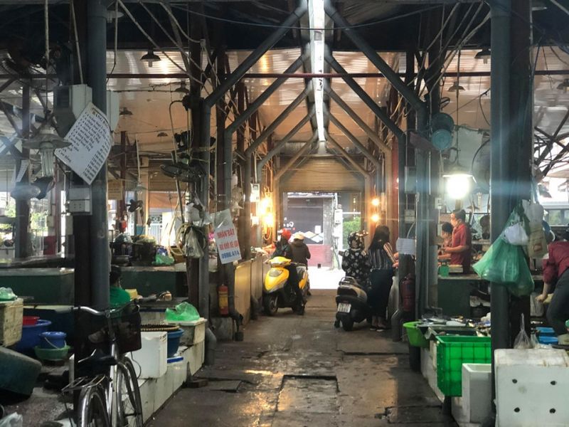 Chợ Linh Lang (quận Ba Đ&igrave;nh)