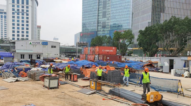 Công trường nhà ga S9 đang gấp rút đẩy tiến độ thi công. Công trường nhà ga S9 đang gấp rút đẩy tiến độ thi công.