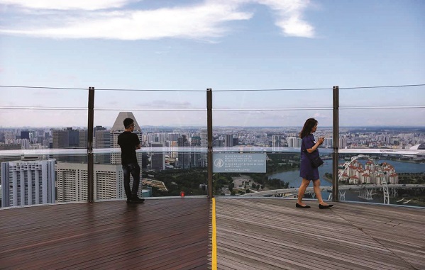 Sự vắng vẻ tại Marina Skypark - công viên ở độ cao 150m tại khu Marina Bay, Singapore Sự vắng vẻ tại Marina Skypark - công viên ở độ cao 150m tại khu Marina Bay, Singapore