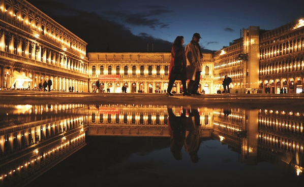 Sự vắng vẻ tại Venice Sự vắng vẻ tại Venice