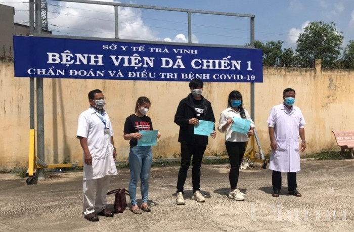 3 bệnh nhân điều trị tại bệnh viện Lao và Bệnh Phổi Trà Vinh (Bệnh viện dã chiến số 1) được công bố khỏi bệnh chiều 17/4