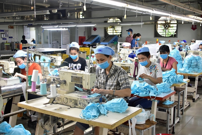 Người lao động theo chế độ hợp đồng phải tạm ho&atilde;n hợp đồng lao động, nghỉ kh&ocirc;ng hưởng lương sẽ được hỗ trợ