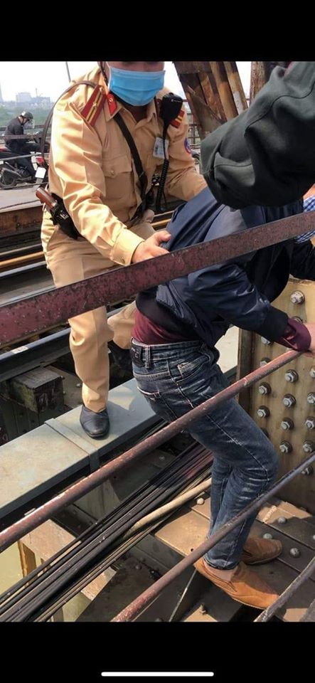 Người đàn ông gần 60 tuổi thoát chết nhờ lực lượng phòng dịch Covid- 19 - ảnh 1